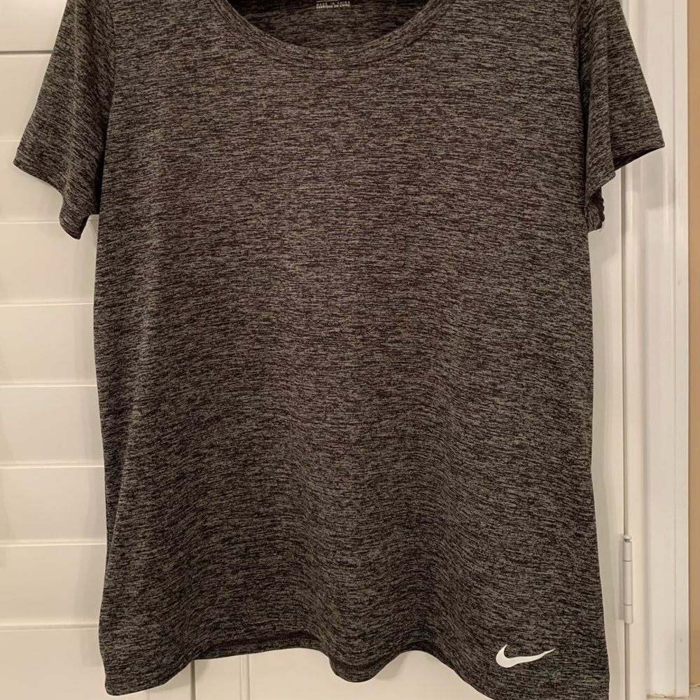 Nike dry-fit athletic top - Picture 4 of 6